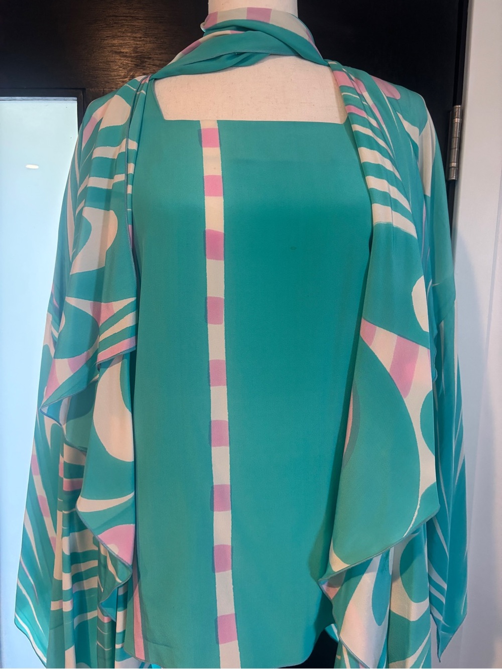 Yolanda Lorente Hand painted silk 3 piece Blouse set! Designer for Betty White!